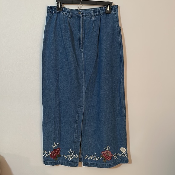 Embroidered Denim Skirt - Picture 3 of 4